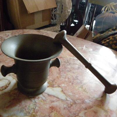1900's Mortar and Pestle brass.