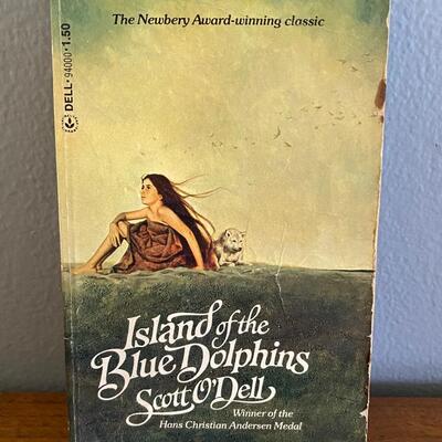 Island of the Blue Dolphins Scott O'Dell Paperback Classic