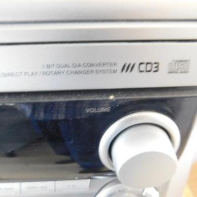 Aiwa CX-NA115 CD/Cassette/Radio Stereo System and Speakers