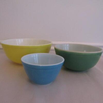 3 Vintage Pyrex Mixing Bowls