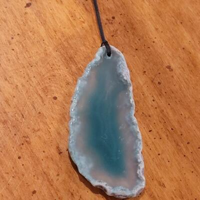 Lot 18: Agate Wind Chime 