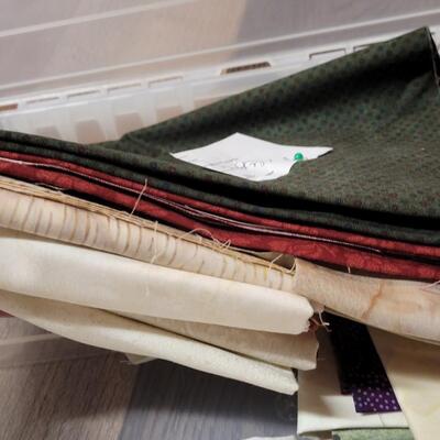 Lot 29: Container of Fabric Quarters 
