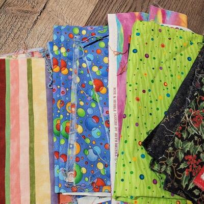 Lot 35: Quilting Fabrics (mostly quarters)