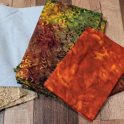 Lot 36: Quilting Fabrics (mostly quarters- Brown Fabric with bears is flannel))