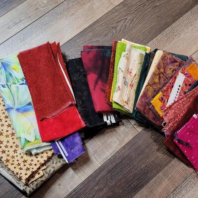 Lot 46: Fabric Lot (mostly quarters)))