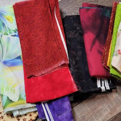 Lot 46: Fabric Lot (mostly quarters)))