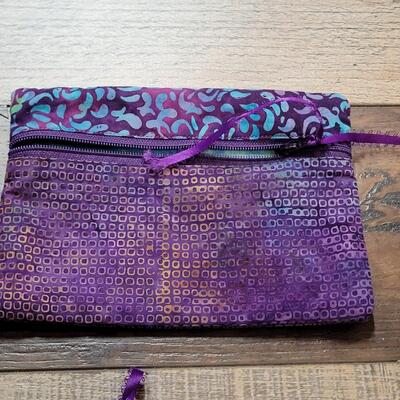 Lot 63: Little Bags and Quilted Mouse