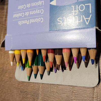 Lot 101: Colored Pencils. Distress Crayons Watercolor Kit