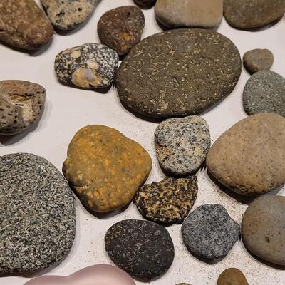 Lot 123: Wood And Stones Lot