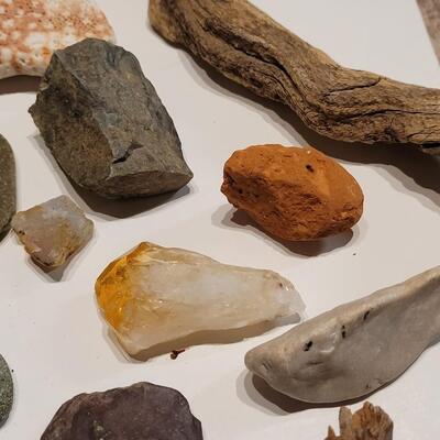 Lot 123: Wood And Stones Lot
