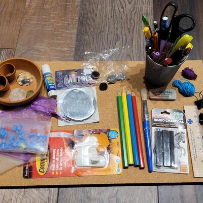 Lot 126: Art Items/Crafting 