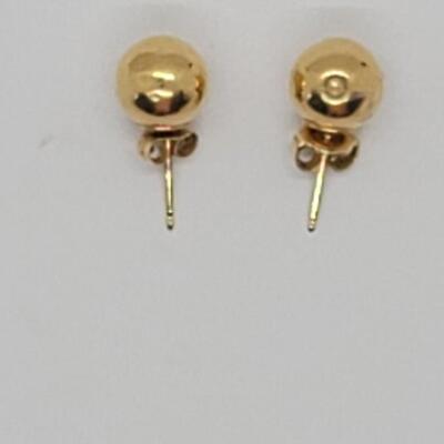 Lot J25: 14K gold earrings