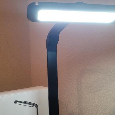 Lot 133: Eye Protection LED Desk Lamp 