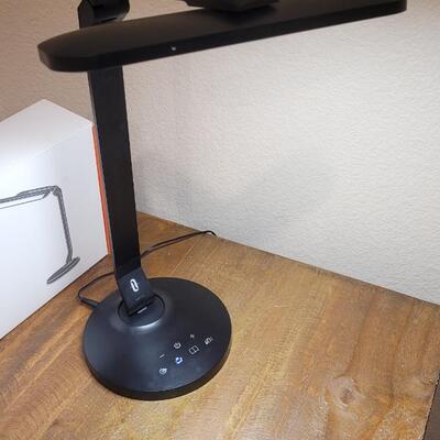Lot 133: Eye Protection LED Desk Lamp 