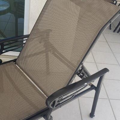 Patio Lounger with Table