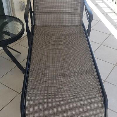 Patio Lounger with Table