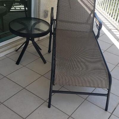 Patio Lounger with Table