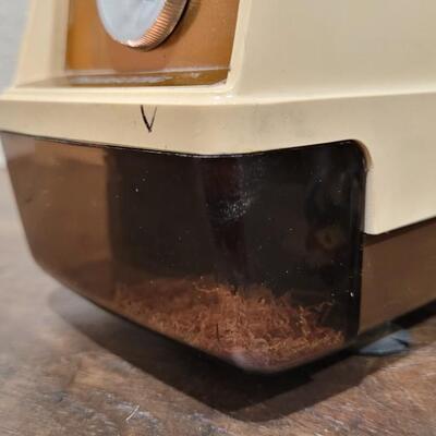Lot 152: Vintage Panasonic KP-33 Pencil Sharpener