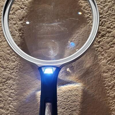 Lot 154: Magnifying Glass w/ Light 