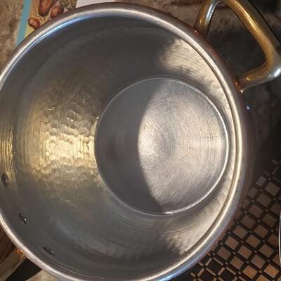 New Le Creuset Wok with Lid with Brass Ice Bucket and Table Mats