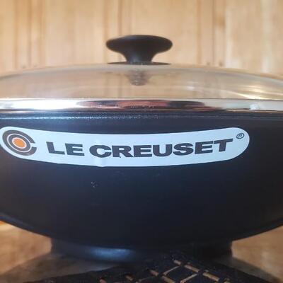 New Le Creuset Wok with Lid with Brass Ice Bucket and Table Mats