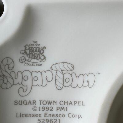 158 - Sugar Town Chapel Nightlight & Figurines Set 