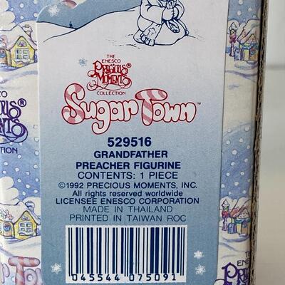 158 - Sugar Town Chapel Nightlight & Figurines Set 