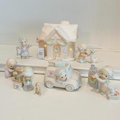 160 - Sugar Town Christmas Time Post Office Set 