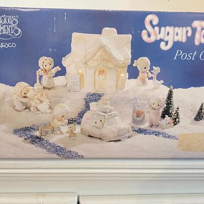 160 - Sugar Town Christmas Time Post Office Set 