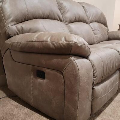 Lot 159: Leather Power Recliner Couch