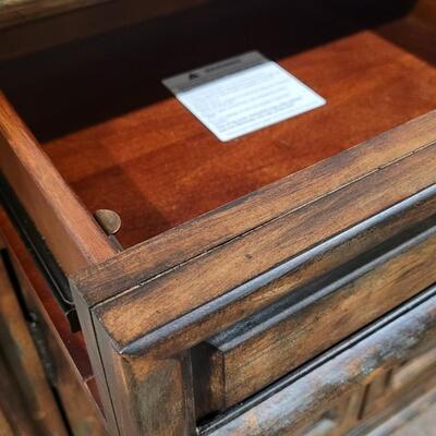 Lot 161: HOOKER Furniture Entertainment Display Cabinet 