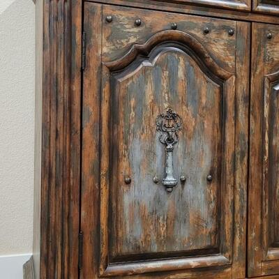Lot 161: HOOKER Furniture Entertainment Display Cabinet 