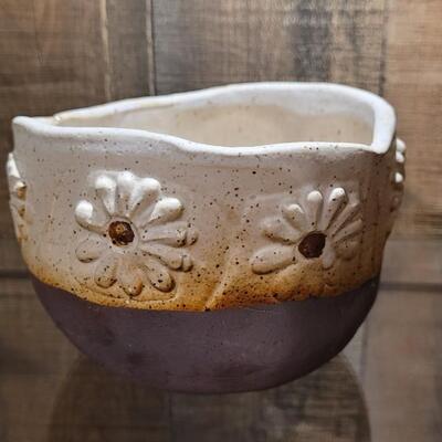Lot 173: Ceramic Artist Bowl 