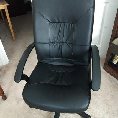 Cushioned Swivel Office Chair