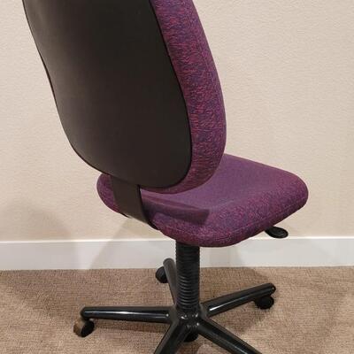 Lot 177: 44" Tall Vintage Office Chair 