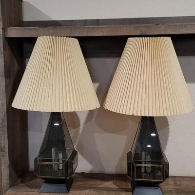 Lot 181: Pair of Vintage 3-Stage Table Lamps 