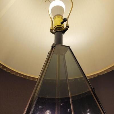Lot 181: Pair of Vintage 3-Stage Table Lamps 
