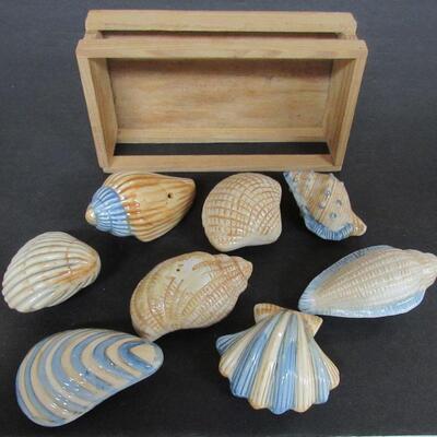 Ceramic Shells In Wood Box