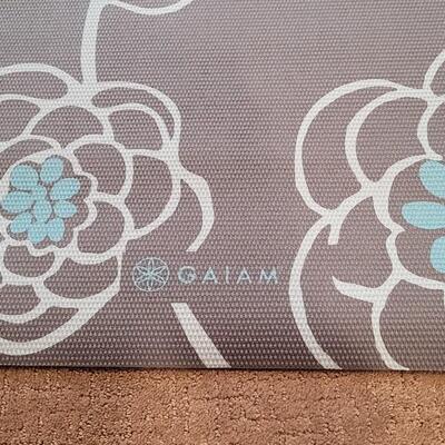 Lot 191: GAIAM Yoga Exercise Mat 24" x 68"