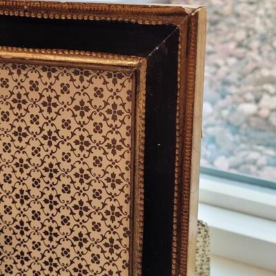 Lot 197: Pair of Vintage Picture Frames 