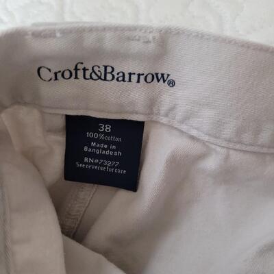Lot 209: Men's Khaki & Navy Shorts