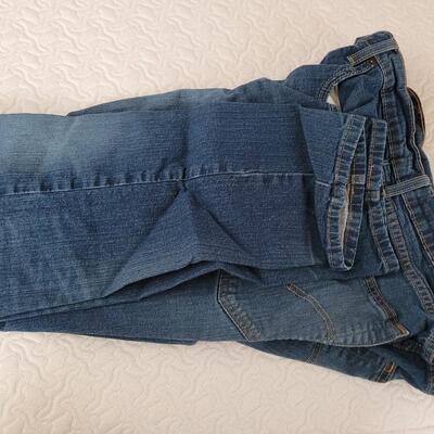 Lot 210: Men's Levi's (light & dark)