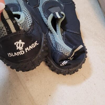 Lot 216: Island Magic Water Shoes size 8