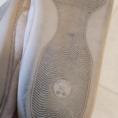 Lot 217: Men's House Shoes