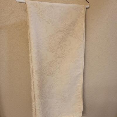 Lot 229: Large Rectangle Ivory Tablecloth 