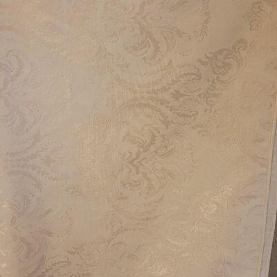 Lot 229: Large Rectangle Ivory Tablecloth 