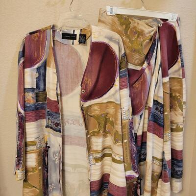 Lot 230: Ladies August Silk Skirt and Jacket 