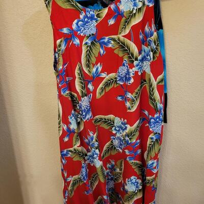 Lot 231: Ladies Hawaiian Tank Top Blouse and 2 Hawaiian Dresses