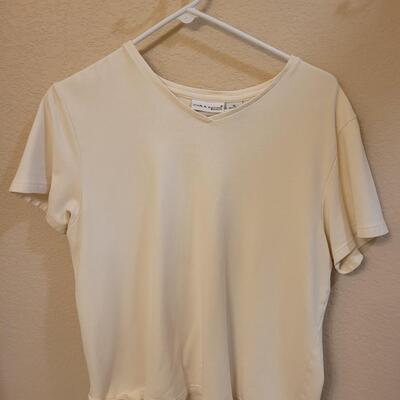 Lot 235: Ladies Short Sleeve Shirts (5)