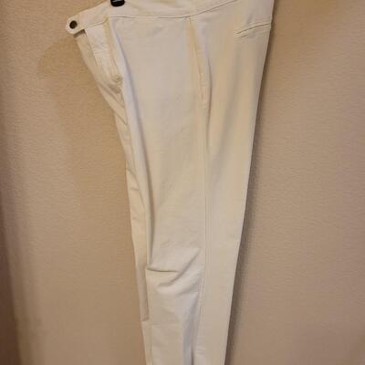 Lot 236: (2) Ladies Pants (white & Tan)